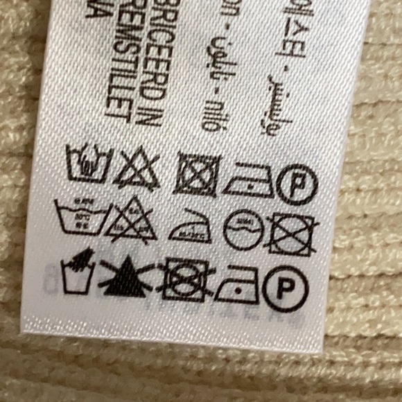 NWT. Zara Ecru Knit Arm Warmers. Size M. - Picture 7 of 7